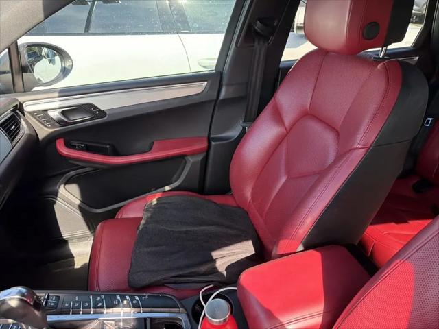 2018 Porsche Macan Macan