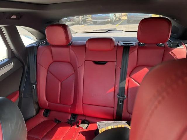 2018 Porsche Macan Macan