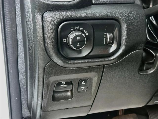 2022 Ram 1500 Big Horn Crew Cab 4x4 5'7" Box