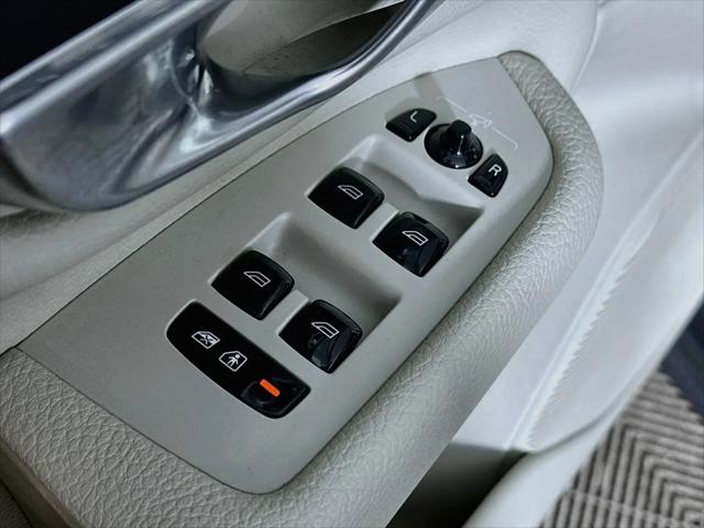 2020 Volvo XC90 T5 Momentum 7 Passenger