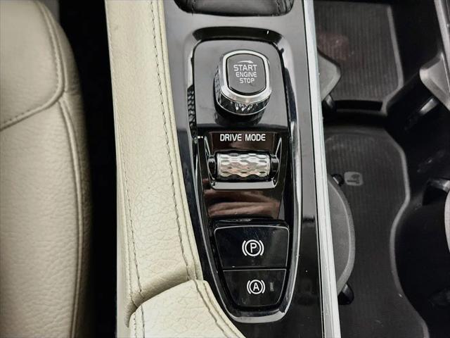 2020 Volvo XC90 T5 Momentum 7 Passenger