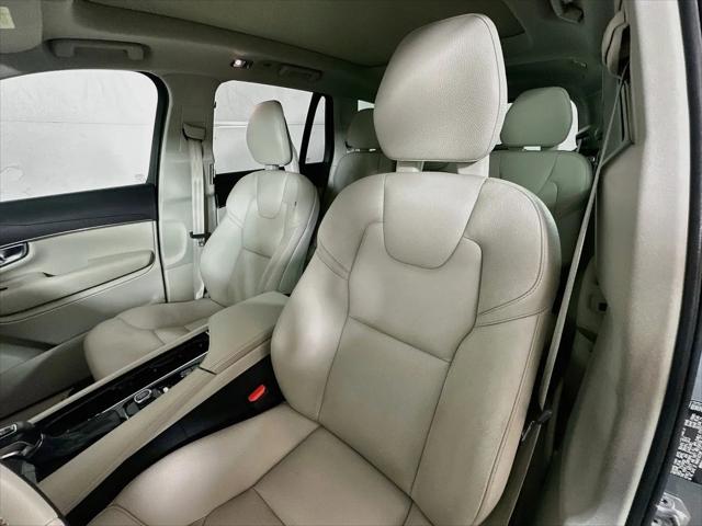 2020 Volvo XC90 T5 Momentum 7 Passenger
