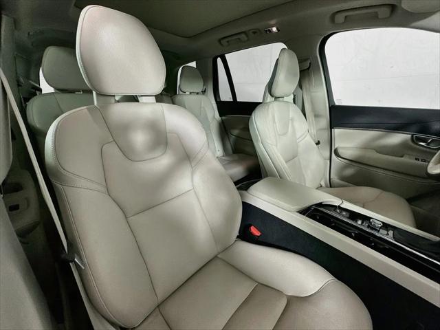 2020 Volvo XC90 T5 Momentum 7 Passenger