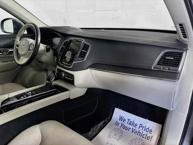 2020 Volvo XC90 T5 Momentum 7 Passenger