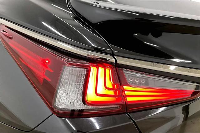 2022 Lexus ES 350 F SPORT