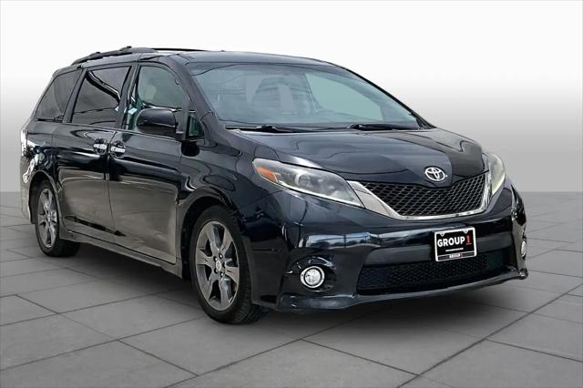 2015 Toyota Sienna SE 8 Passenger
