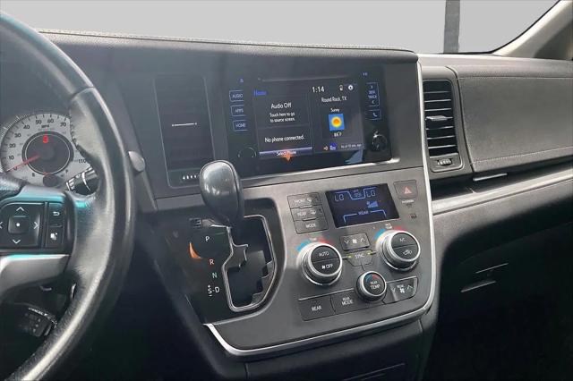 2015 Toyota Sienna SE 8 Passenger