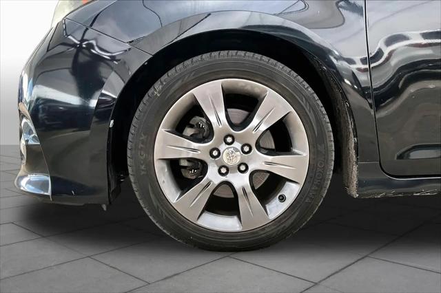 2015 Toyota Sienna SE 8 Passenger