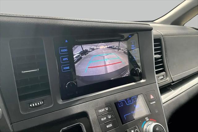 2015 Toyota Sienna SE 8 Passenger