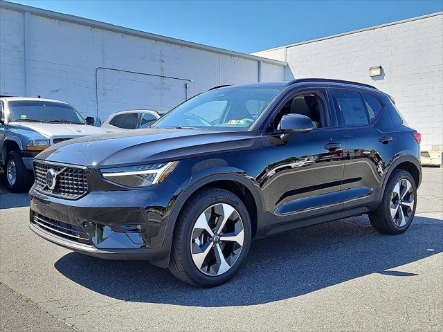 2026 Volvo XC40 Plus, B5 AWD Gas (mild hybrid), Dark