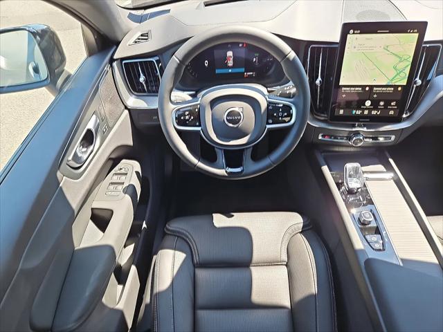 2026 Volvo XC60 Plug-In Hybrid Black Edition Ultra, T8 AWD Electric/Gasoline, Dark
