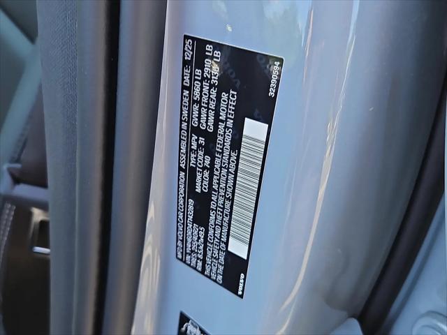 2026 Volvo XC60 Plug-In Hybrid Black Edition Ultra, T8 AWD Electric/Gasoline, Dark