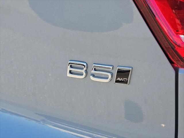 2026 Volvo XC40 Plus, B5 AWD Gas (mild hybrid), Dark