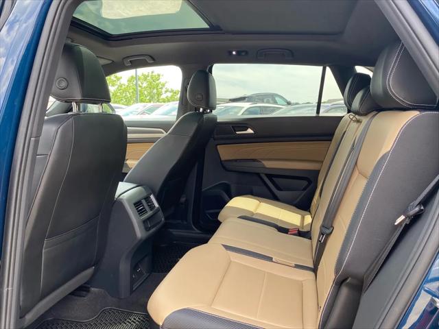 2022 Volkswagen Atlas Cross Sport 3.6L V6 SEL R-Line