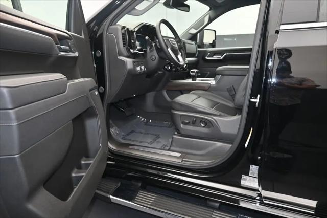 2025 GMC Sierra 1500 4WD Crew Cab Standard Box SLT