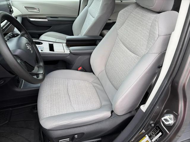 2024 Toyota Sienna LE