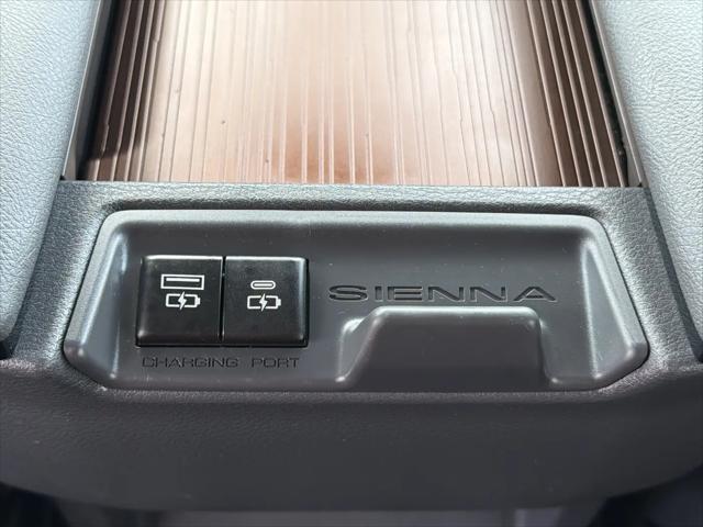 2024 Toyota Sienna LE
