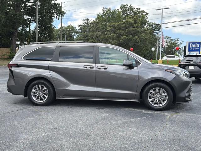 2024 Toyota Sienna LE