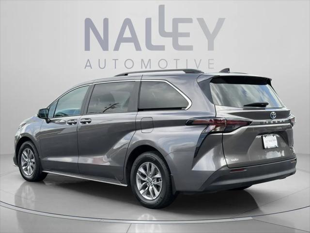 2024 Toyota Sienna LE