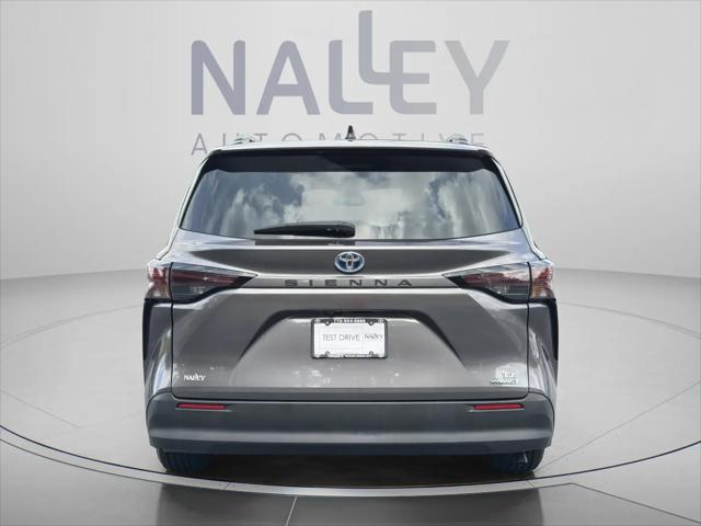 2024 Toyota Sienna LE