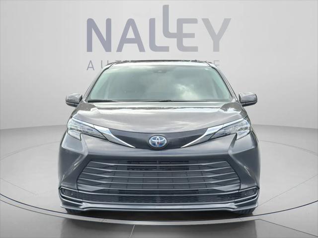 2024 Toyota Sienna LE