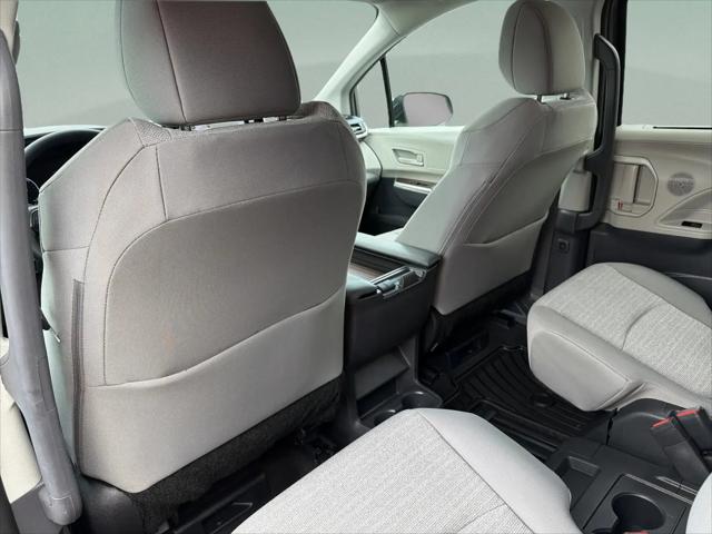 2024 Toyota Sienna LE
