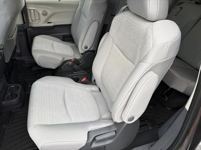 2024 Toyota Sienna LE