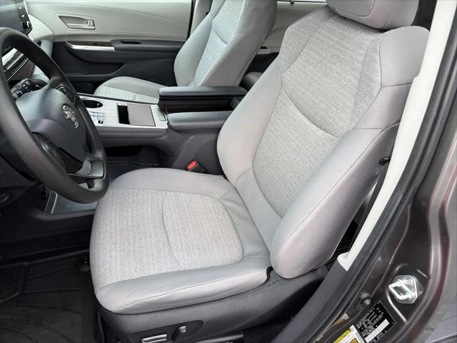 2024 Toyota Sienna LE