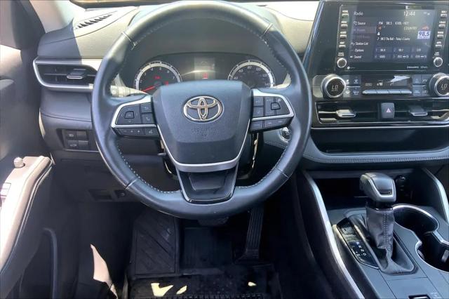 2022 Toyota Highlander LE