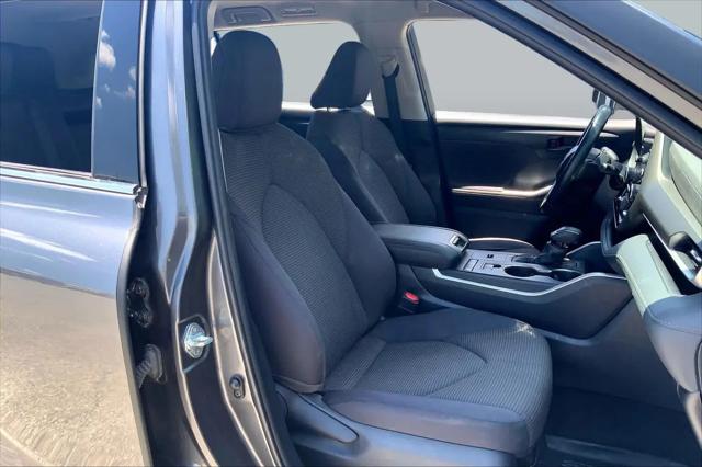 2022 Toyota Highlander LE