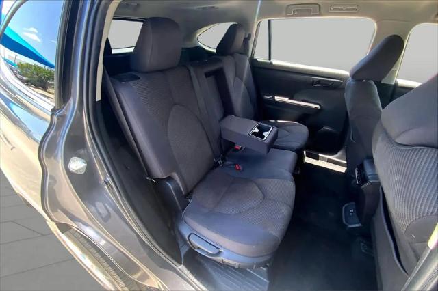 2022 Toyota Highlander LE