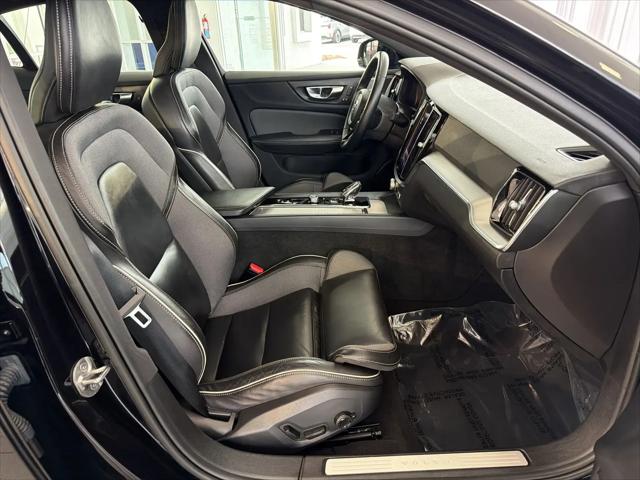 2024 Volvo S60 B5 Plus Black Edition