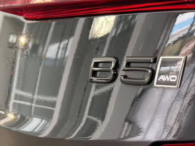 2024 Volvo S60 B5 Plus Black Edition