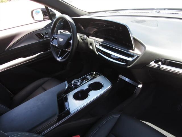 2024 Cadillac iQ Tech w/1SA