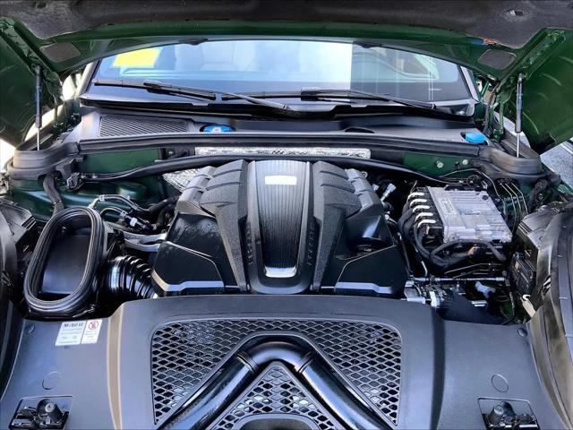 2020 Porsche Macan Turbo