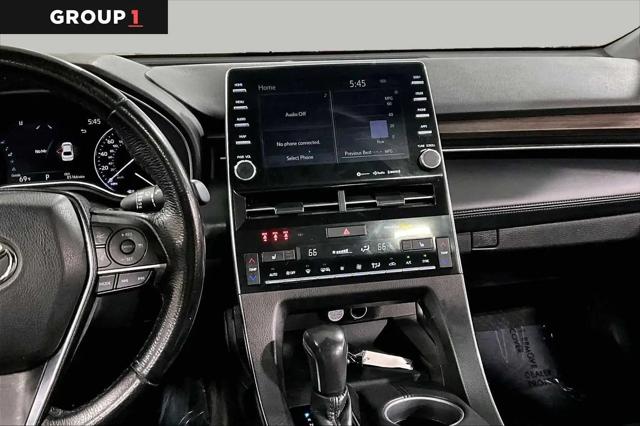 2020 Toyota Avalon Hybrid XLE