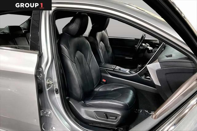 2020 Toyota Avalon Hybrid XLE