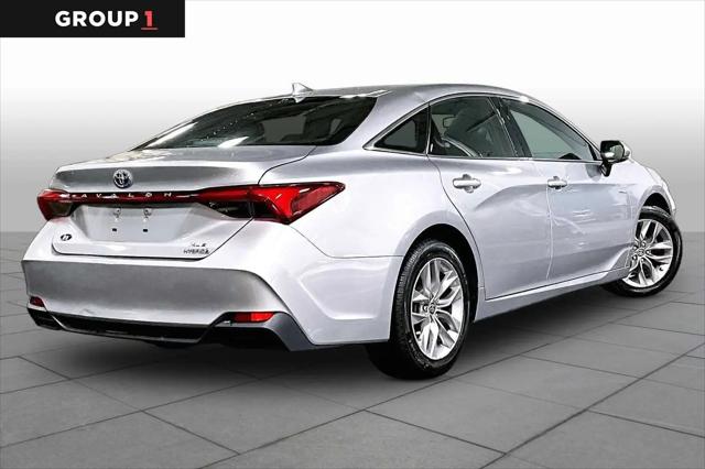 2020 Toyota Avalon Hybrid XLE