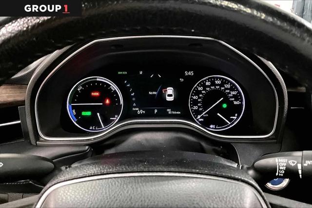 2020 Toyota Avalon Hybrid XLE