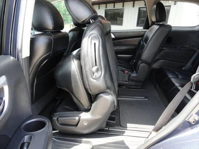 2016 Nissan Pathfinder SL