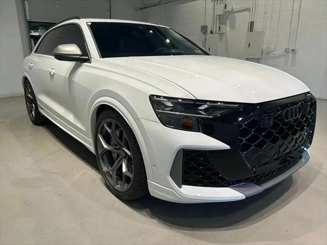 2025 Audi RS Q8 quattro Tiptronic