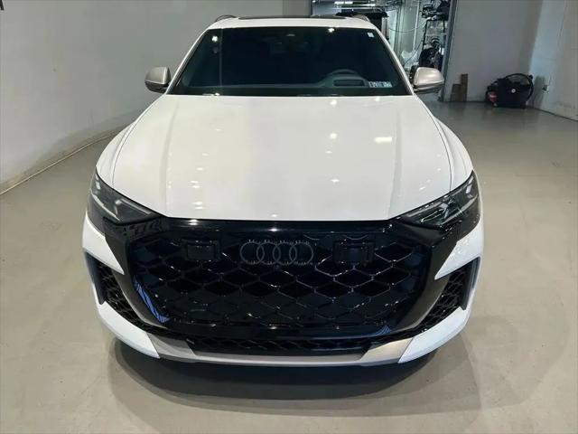 2025 Audi RS Q8 quattro Tiptronic