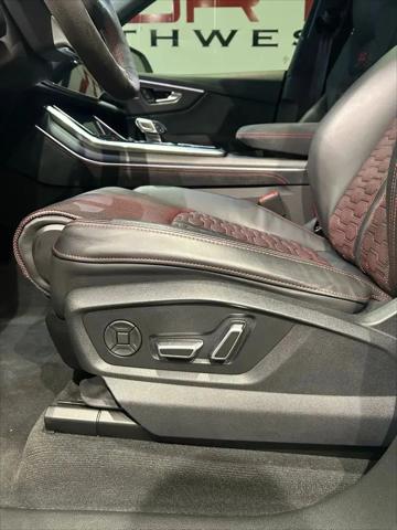 2025 Audi RS Q8 quattro Tiptronic