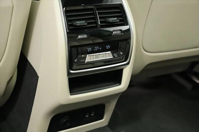 2024 BMW X7 M60i