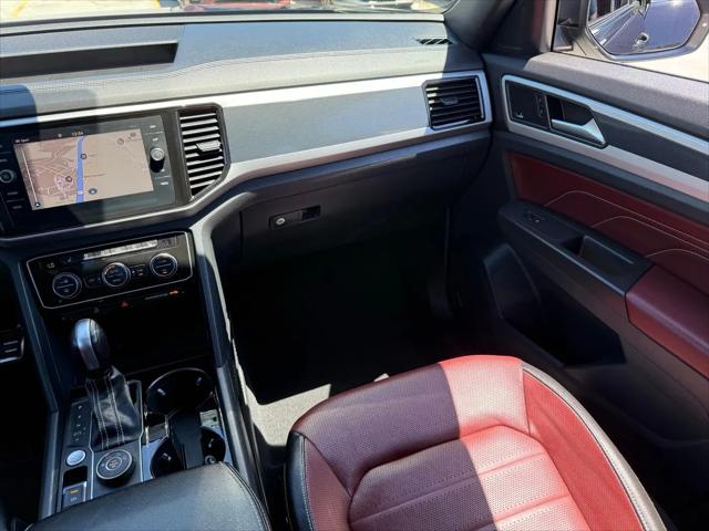 2022 Volkswagen Atlas Cross Sport 3.6L V6 SEL Premium R-Line