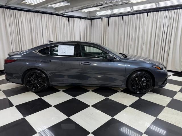 2024 Lexus ES 300h F SPORT Handling