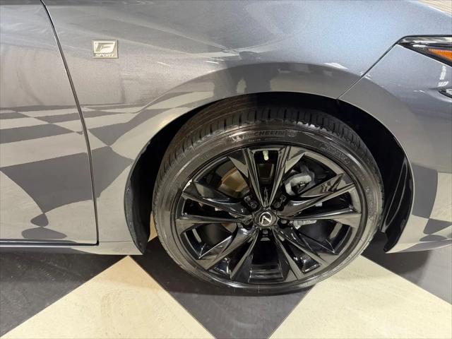 2024 Lexus ES 300h F SPORT Handling