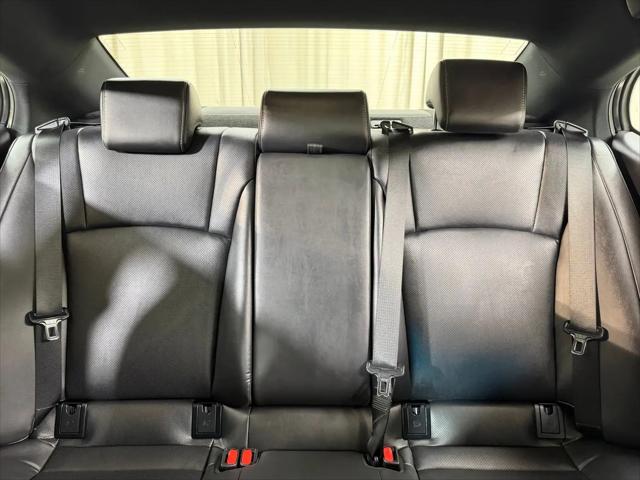2024 Lexus ES 300h F SPORT Handling