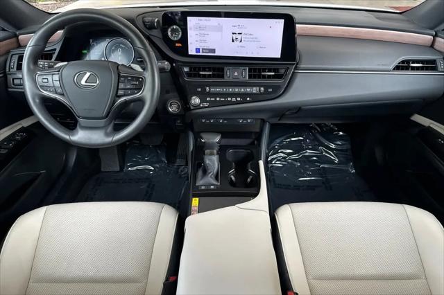 2025 Lexus ES 300h ES 300h