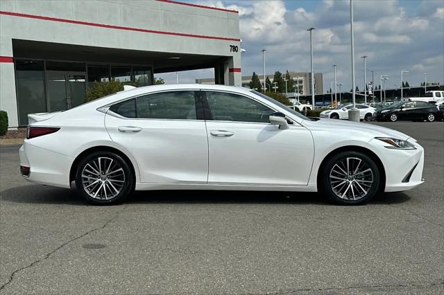 2025 Lexus ES 300h ES 300h